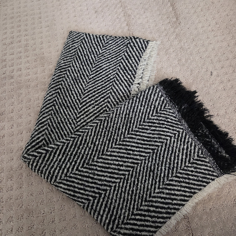 Black and White Chevron Scarf